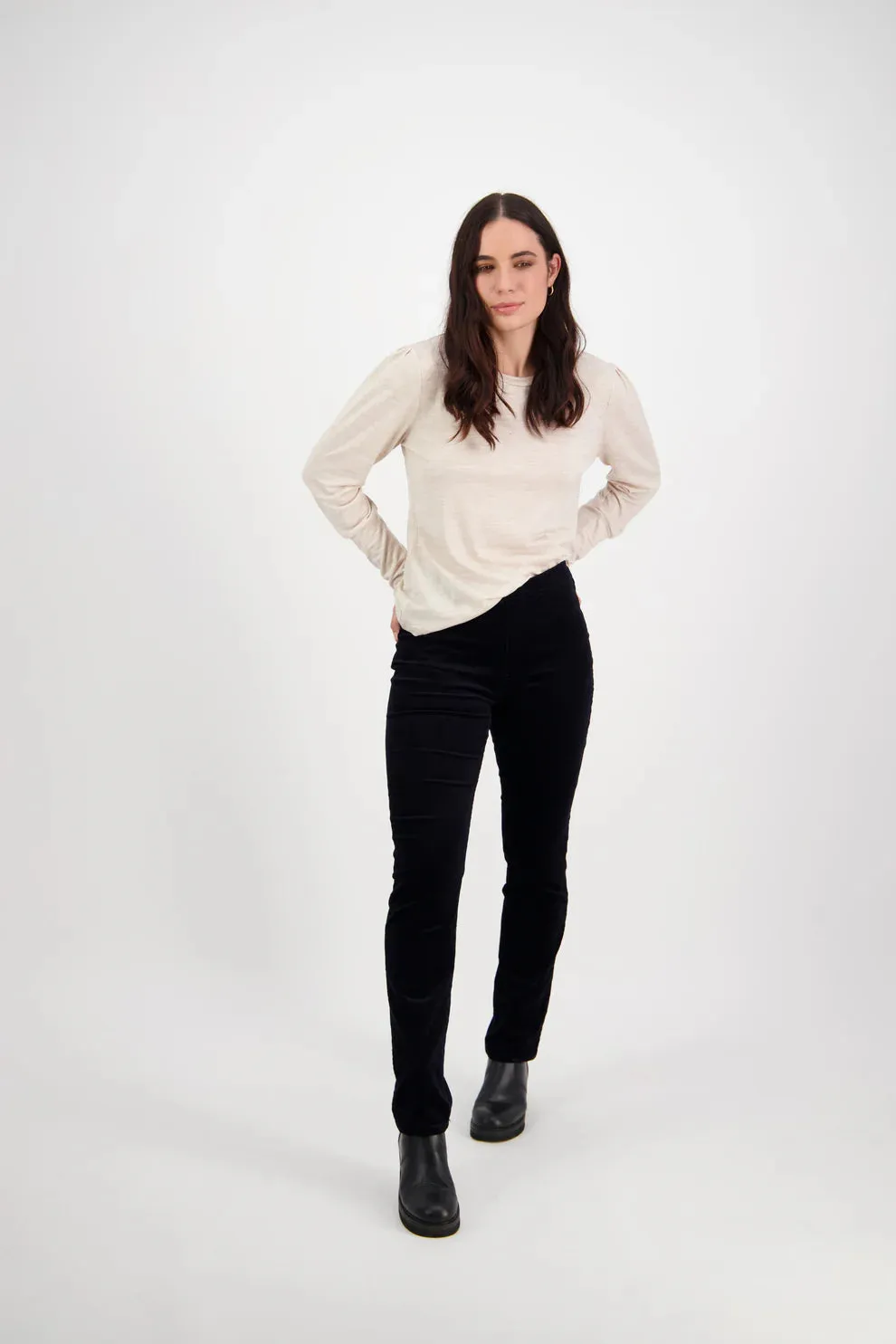 234M slim leg pinwale cord pant