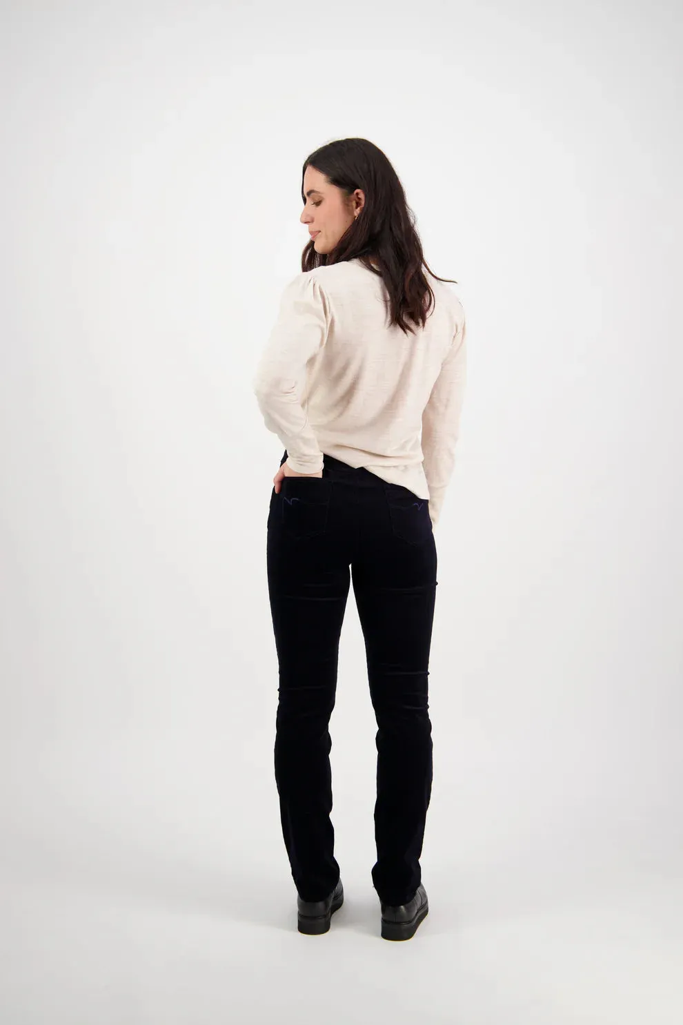 234M slim leg pinwale cord pant