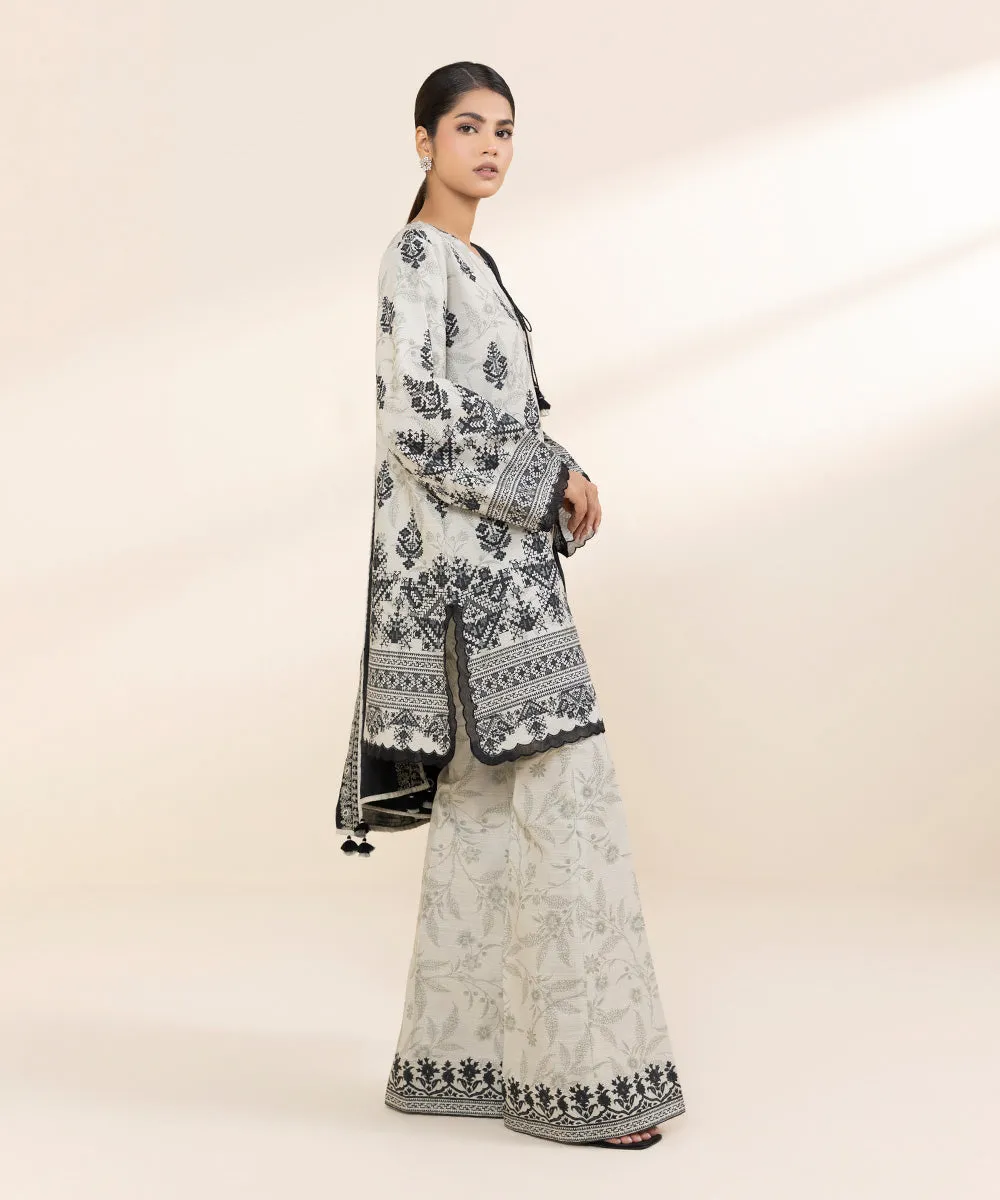 3 Piece - Embroidered Light Khaddar Suit