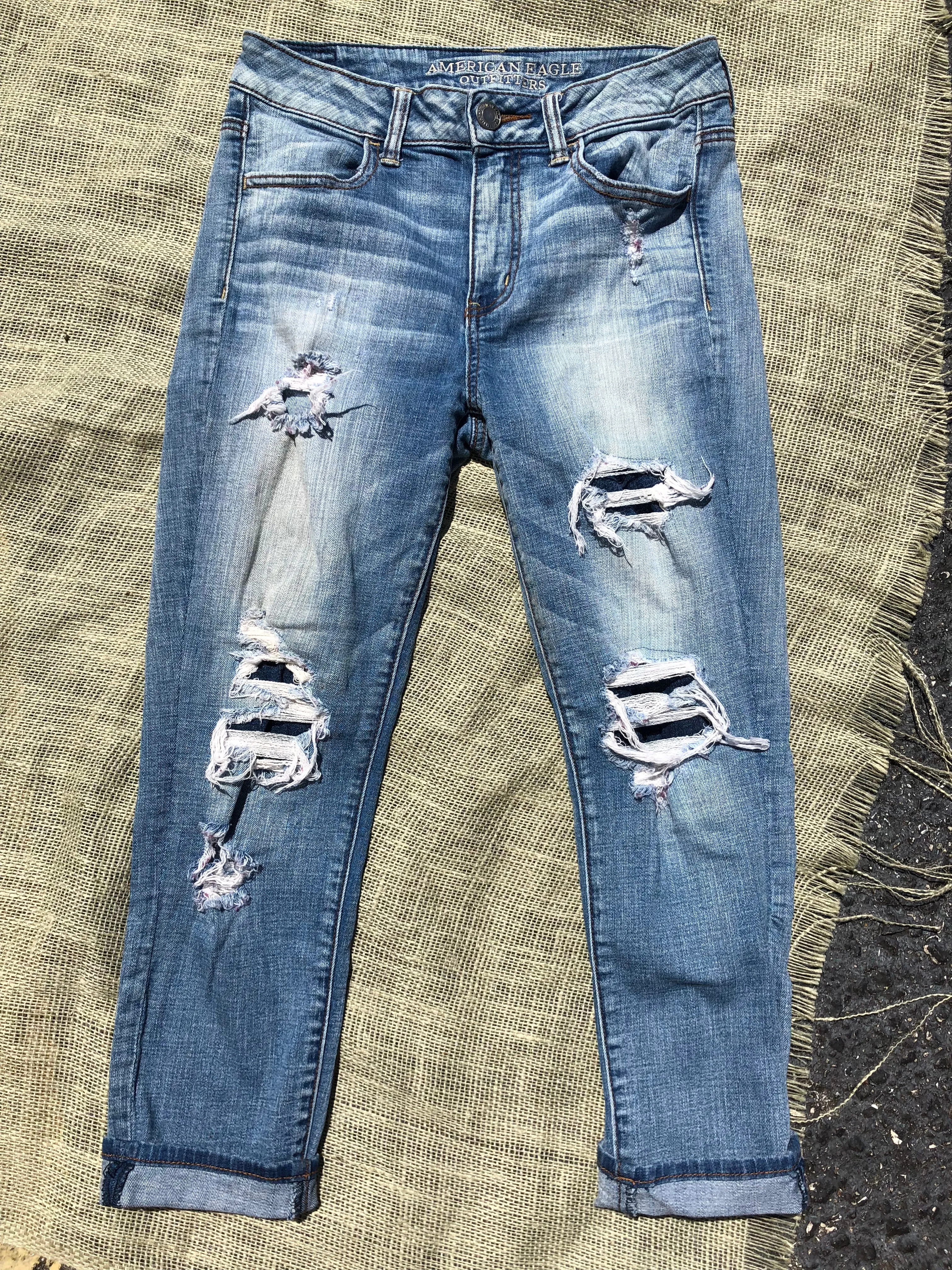 AE Hi-Rise Jegging Crop - Size 6