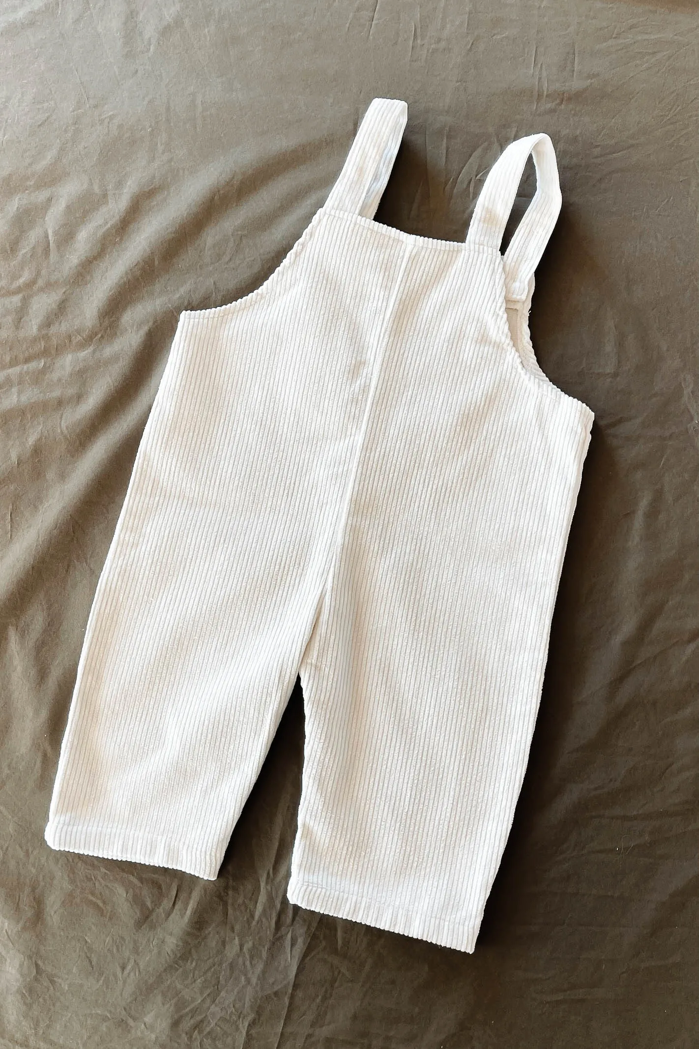 BETTER DAYS CORD OVERALLS / CREAM