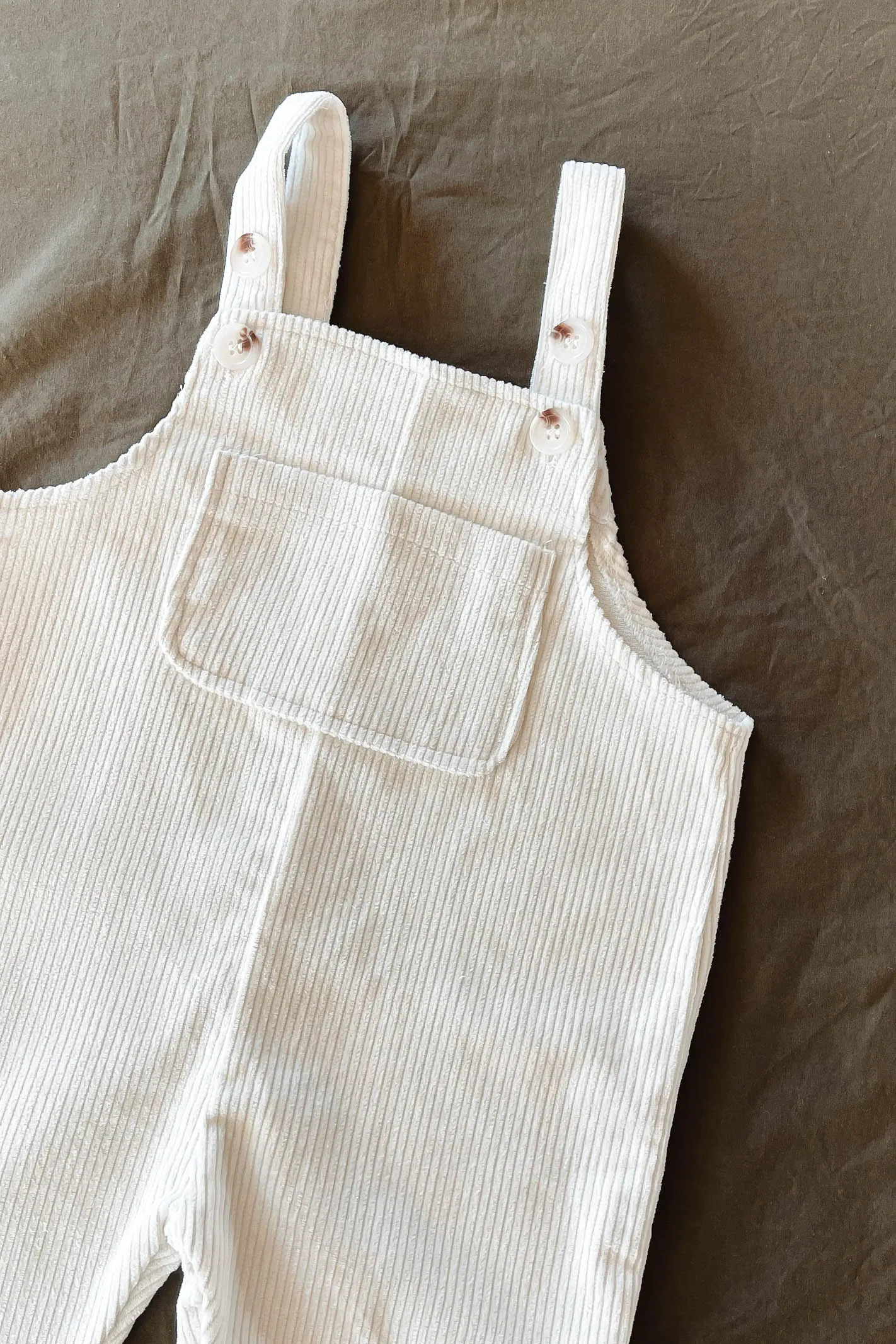 BETTER DAYS CORD OVERALLS / CREAM