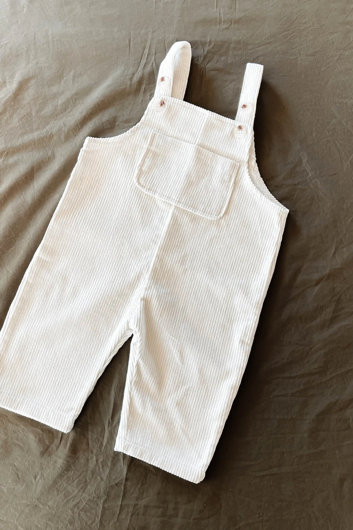 BETTER DAYS CORD OVERALLS / CREAM